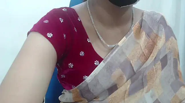 Snapshot of Lovely_Siri_23 chatting on January 10, 2025, 5:02 pm Lovely Siri 23 online show from January 10, 2025, 5:02 pm