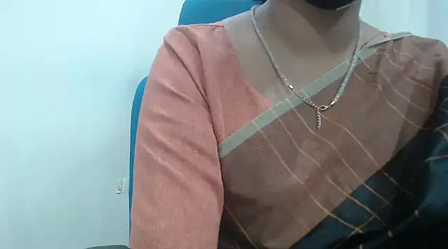 Snapshot of Lovely_Siri_23 chatting on January 15, 2025, 3:54 am Lovely Siri 23 online show from January 15, 2025, 3:54 am