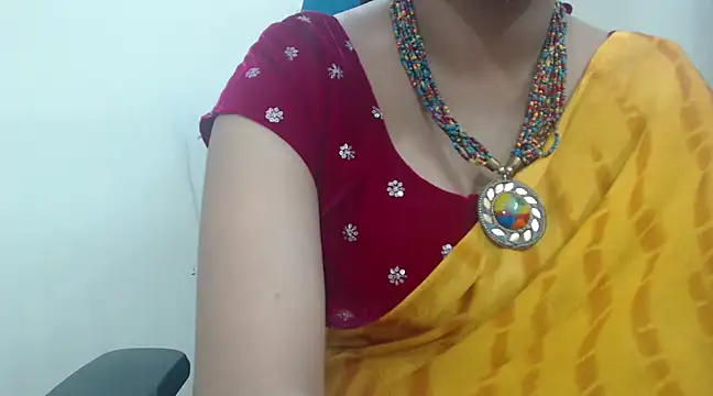 Snapshot of Lovely_Siri_23 chatting on February 1, 2025, 8:08 am Lovely Siri 23 online show from February 1, 2025, 8:08 am