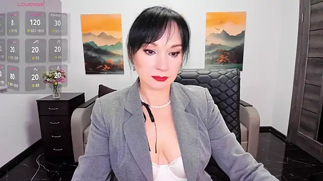 Sofia Ford online show from October 9, 2025, 6:44 am