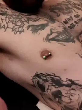 Snapshot of PIercingBoy38 chatting on December 31, 2024, 3:12 am PIercingBoy38 online show from December 31, 2024, 3:12 am