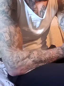 Snapshot of PIercingBoy38 chatting on February 6, 2025, 1:43 pm PIercingBoy38 online show from February 6, 2025, 1:43 pm