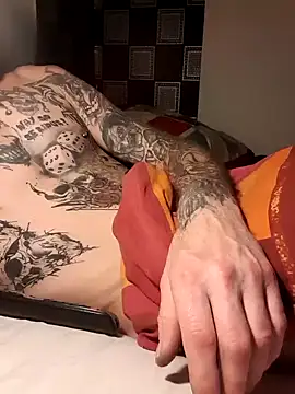 Snapshot of PIercingBoy38 chatting on February 20, 2025, 12:52 am PIercingBoy38 online show from February 20, 2025, 12:52 am