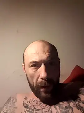 Snapshot of PIercingBoy38 chatting on February 25, 2025, 10:39 pm PIercingBoy38 online show from February 25, 2025, 10:39 pm