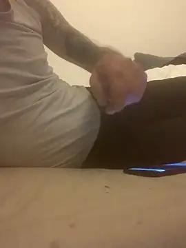 Snapshot of PIercingBoy38 chatting on March 1, 2025, 1:53 am PIercingBoy38 online show from March 1, 2025, 1:53 am