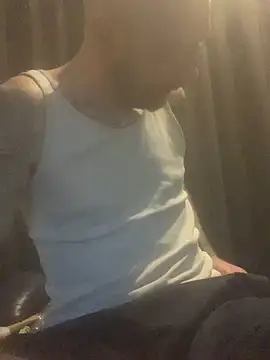 Snapshot of PIercingBoy38 chatting on March 2, 2025, 5:04 pm PIercingBoy38 online show from March 2, 2025, 5:04 pm