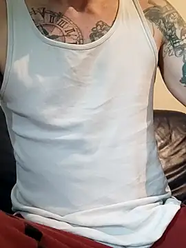 Snapshot of PIercingBoy38 chatting on October 7, 2025, 1:41 pm PIercingBoy38 online show from October 7, 2025, 1:41 pm