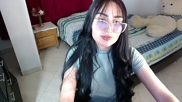 Tiffani Williams online show from November 27, 2025, 11:40 pm