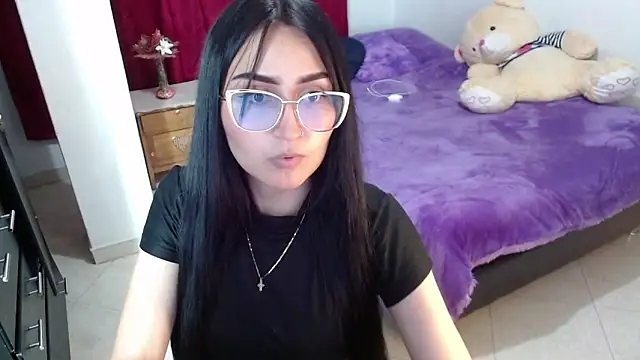 Tiffani Williams online show from April 14, 2026, 1:00 am