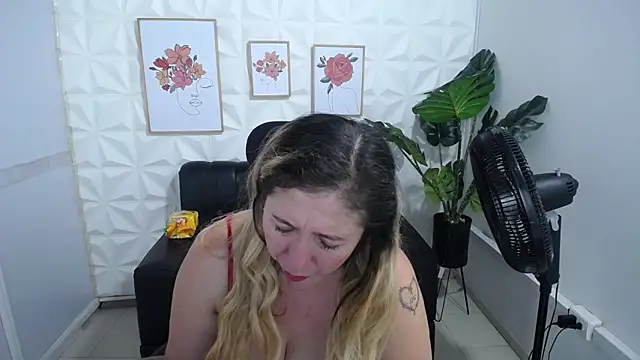 Valentinaa mature online show from February 18, 2025, 3:42 am