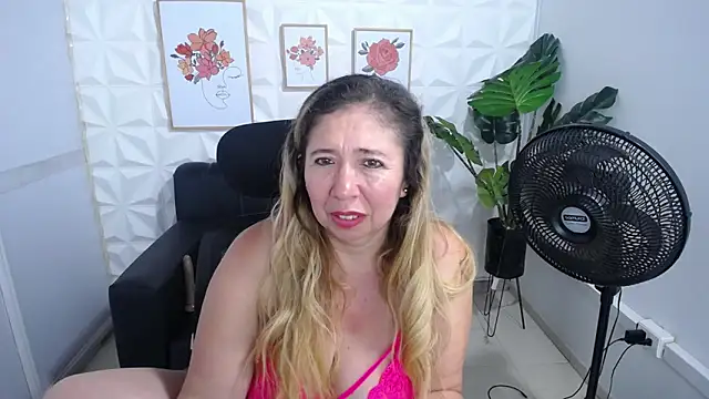 Valentinaa mature online show from February 20, 2025, 2:40 am