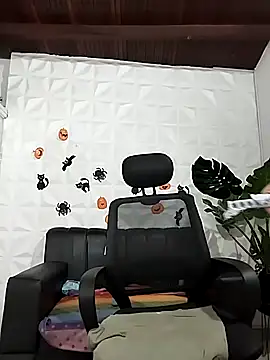 Valentinaa mature online show from October 6, 2025, 11:13 pm