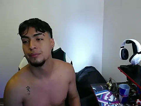 Snapshot of matias_bianco chatting on November 16, 2025, 8:25 pm matias bianco online show from November 16, 2025, 8:25 pm