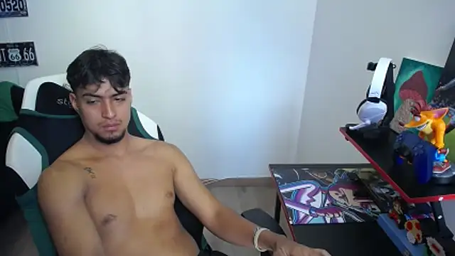 Snapshot of matias_bianco chatting on November 22, 2025, 4:28 pm matias bianco online show from November 22, 2025, 4:28 pm