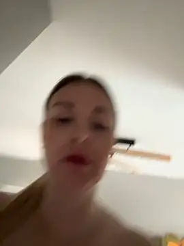 Bella-Tight online show from March 17, 2026, 8:06 am