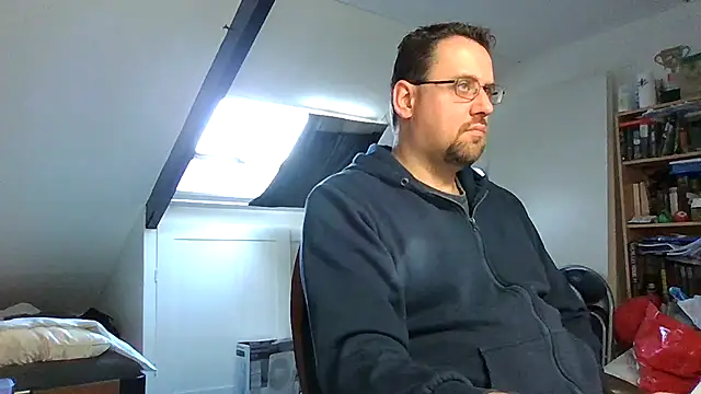 rdewaard81 online show from October 1, 2025, 8:42 am