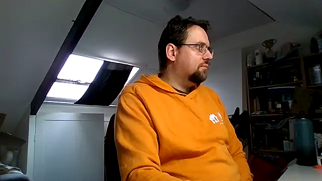 rdewaard81 online show from December 5, 2025, 9:40 am