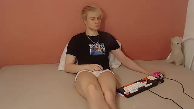 Oliver sweet  online show from April 2, 2026, 1:03 am