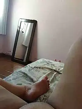 loiradiva29 online show from December 5, 2024, 4:01 pm