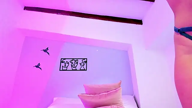 Laura Torres18 online show from March 11, 2025, 12:22 am