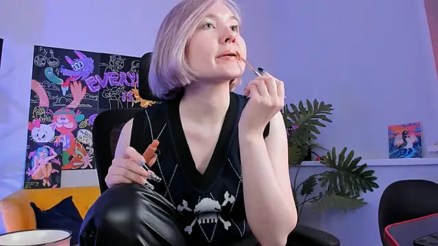 ReiYosimoto online show from February 15, 2025, 3:17 pm