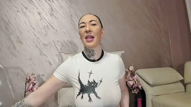 Rayanablackandwhite online show from February 16, 2026, 4:08 am