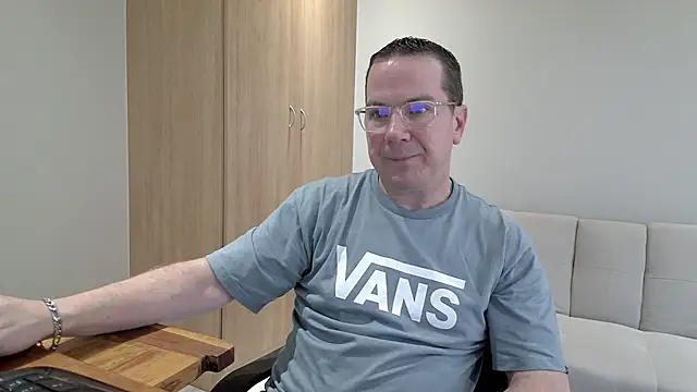 BrettJ81 online show from November 2, 2025, 1:46 pm