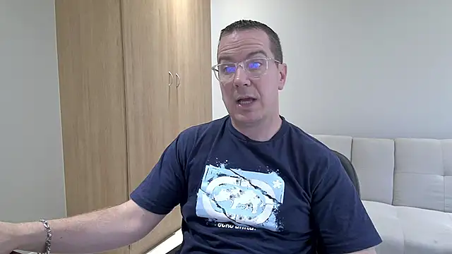 Snapshot of BrettJ81 chatting on February 1, 2026, 2:48 pm BrettJ81 online show from February 1, 2026, 2:48 pm