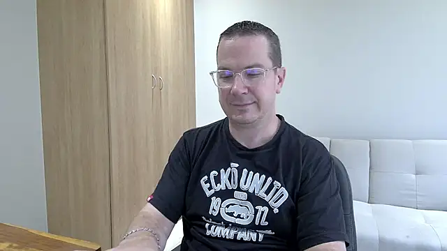 Snapshot of BrettJ81 chatting on February 2, 2026, 2:27 pm BrettJ81 online show from February 2, 2026, 2:27 pm