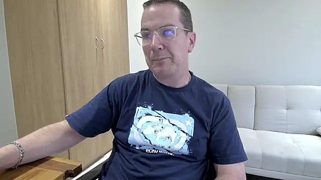 Snapshot of BrettJ81 chatting on February 8, 2026, 2:09 pm BrettJ81 online show from February 8, 2026, 2:09 pm