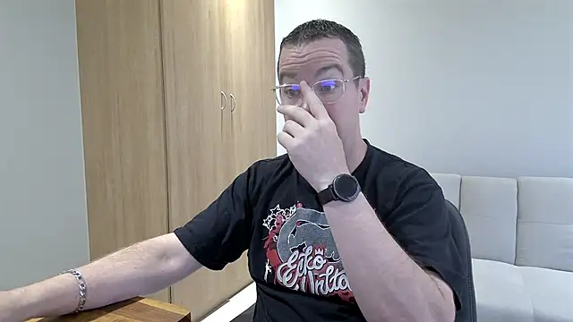 Snapshot of BrettJ81 chatting on February 9, 2026, 2:21 pm BrettJ81 online show from February 9, 2026, 2:21 pm