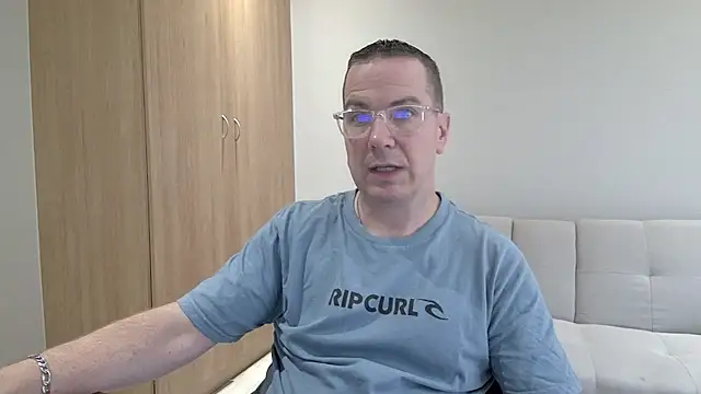 Snapshot of BrettJ81 chatting on February 20, 2026, 2:28 pm BrettJ81 online show from February 20, 2026, 2:28 pm