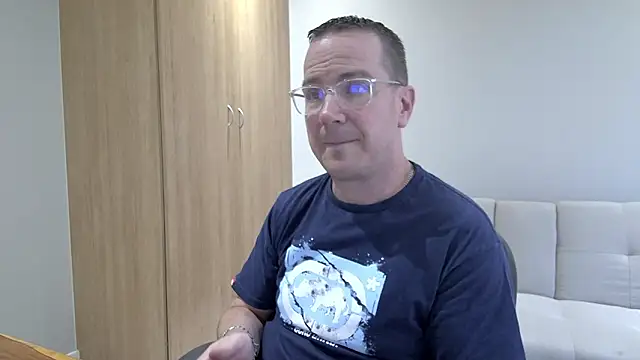 Snapshot of BrettJ81 chatting on February 25, 2026, 2:59 pm BrettJ81 online show from February 25, 2026, 2:59 pm