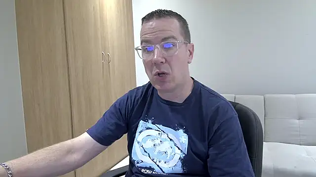 Snapshot of BrettJ81 chatting on March 1, 2026, 3:14 pm BrettJ81 online show from March 1, 2026, 3:14 pm