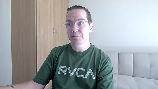 BrettJ81 online show from April 18, 2026, 9:35 am