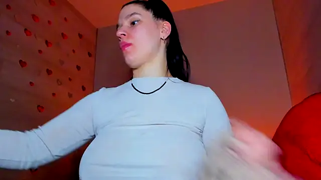 Laya Moon online show from February 6, 2026, 12:41 pm