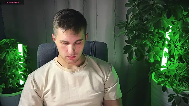 Sweeet  boy online show from February 20, 2025, 9:31 pm