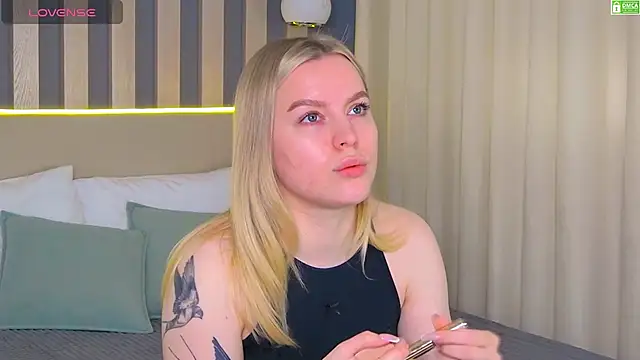 AmaliaBell online show from April 16, 2026, 1:12 pm