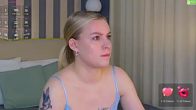 AmaliaBell online show from April 17, 2026, 1:03 pm