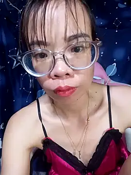   Mai-love19   online show from October 9, 2025, 7:06 am