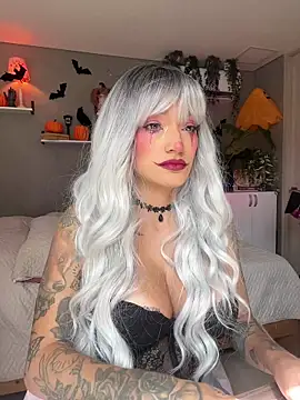 Snapshot of DaniDusan_ chatting on October 20, 2025, 6:52 pm DaniDusan online show from October 20, 2025, 6:52 pm