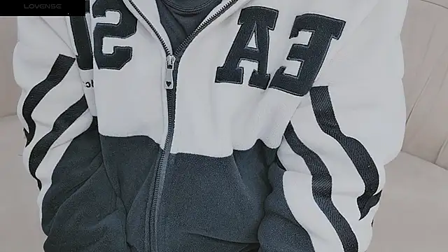 Sophie Secret online show from December 25, 2024, 10:27 pm