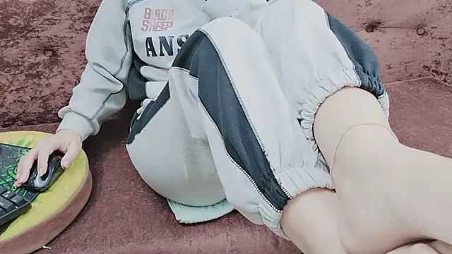 Sophie Secret online show from October 25, 2025, 9:31 pm