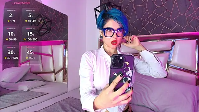 Annie Swan online show from October 20, 2025, 12:05 pm