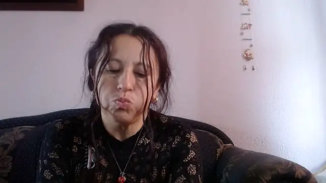 valeriapinter online show from March 10, 2026, 1:49 pm