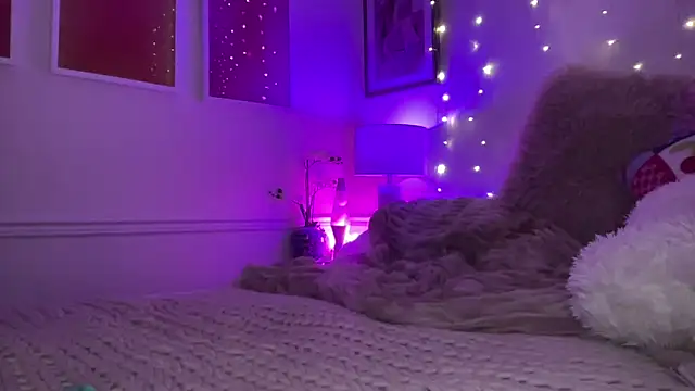 Fitnessbabe69 online show from April 4, 2026, 6:44 am