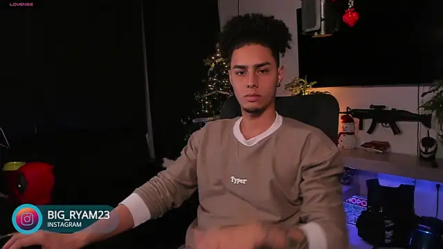 bigryann23 online show from December 13, 2024, 1:59 am