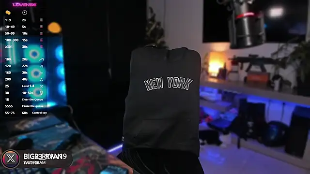 bigryann23 online show from December 23, 2024, 3:40 am